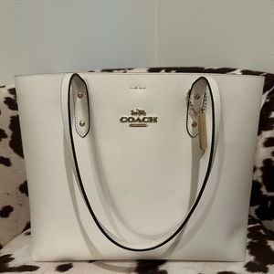 Cream/Navy Coach tote
